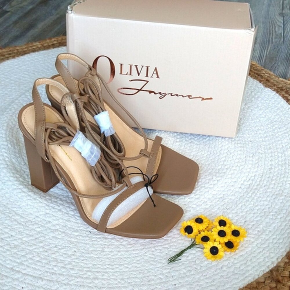 NEW Olivia Jaymes Strappy Phoenix Open Square Toe Heels in Mocha